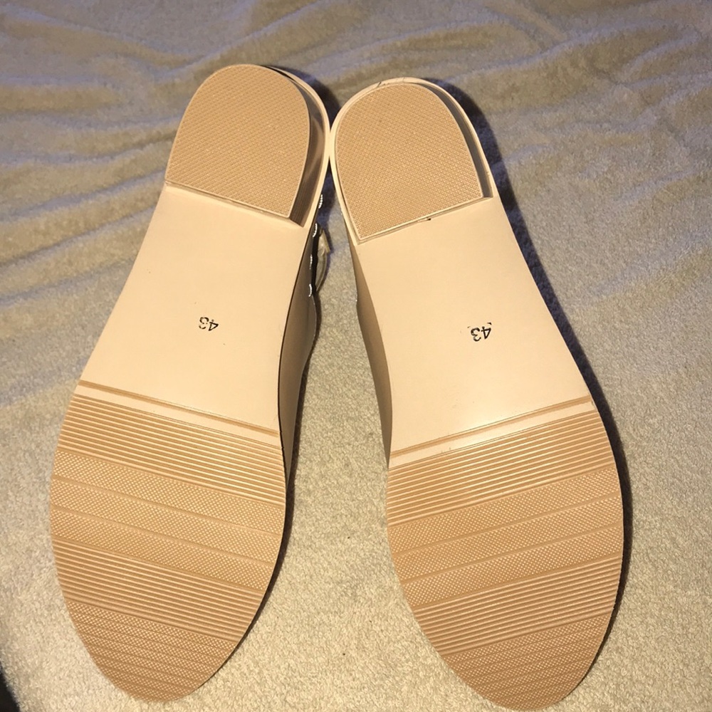 Shoes - Picture 4 of 4